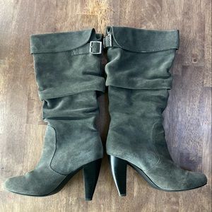 Steve Madden Denvur Grey Suede Boots, size 8.5